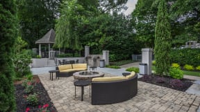 Eclipse Apartments Duluth GA resident outdoor lounge and grilling area