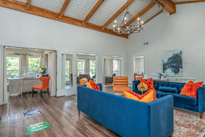 Auburn interior 4