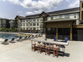 Outdoor dining space for all at 2000 West Creek Apartments, Virginia, 23238