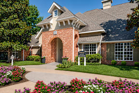 office and clubhouse entrance at the reserve