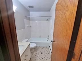 Lake Phalen Place Saint Paul, Minnesota Bathroom