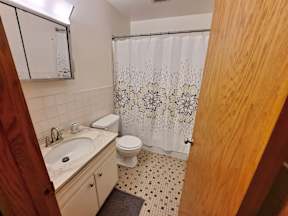 Lake Phalen Place Saint Paul, Minnesota Bathroom