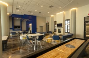 Lobby Dining Area at Mosaic Summit Pointe, Chesapeake, VA