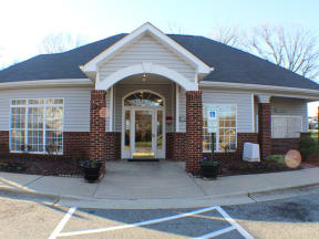 Hanover-Terrace-Leasing-Office_