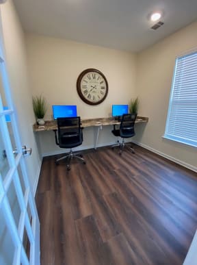 Business Center at Sunnybrook Pointe Apartments