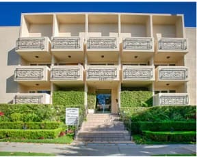 Santa Monica Apartment Building Front