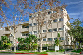 Apartment Building in Beverly Hills