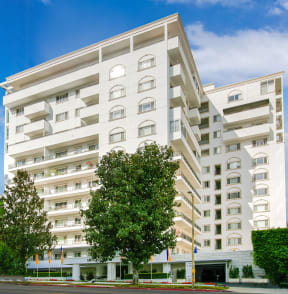 Apartment Building in Los Angeles