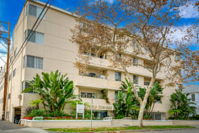 Apartment Building in Beverly Hills