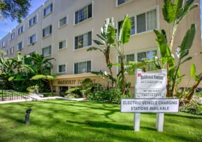 Apartment Building in Beverly Hills