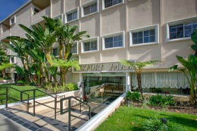 Apartment Building in Beverly Hills