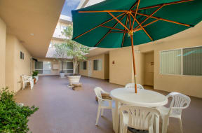 Apartment Building in Los Angeles Courtyard