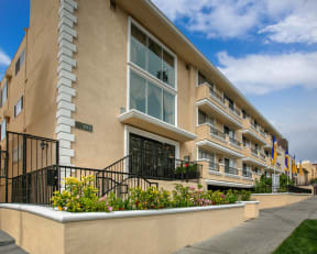 Apartment Building in Los Angeles