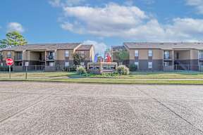 Our beautiful apartments in a sunny day at Stone Canyon apartments in Shreveport, LA.