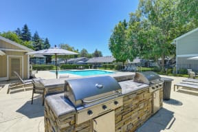 the reserve at bucklin hill clubhouse with grill and pool