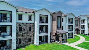 Sherman TX Apartment community Creed Canyon