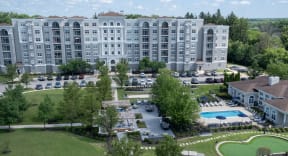 Exterior grounds of The Mil'Ton Apartments - Vernon Hills, IL