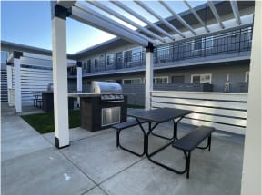 Courtyard La Pat Apartments in Westminster California