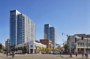 Lincoln Common at Lincoln Fullerton & Halsted Streets in Chicago at The Apartments at Lincoln Common, Illinois, 60614