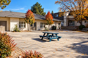 Autumn Courtyard Picnic table t Mountain Terrace Apartments , Westminster, CO, 80031