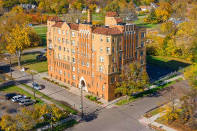 the building in which the hotel is located