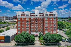 the building in which the hotel is located