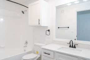 La Sierra Apartments New Braunfels Bathroom
