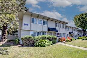 Building Exterior View at Terra Linda Manor, San Rafael California