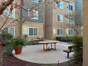 Borregas Court in Sunnyvale courtyard with picnic table seating