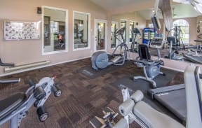 Chinook Park Enumclaw Apartments pro-sized fitness center