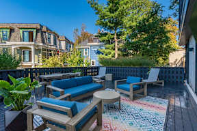 1943 Deck with lounge furniture