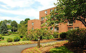 Lincoln Apartments