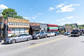 Shops and restaurants in downtown Dorchester