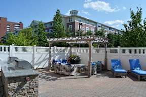 Parkside courtyard cabana
