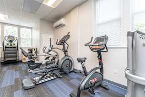 fitness room at townhouse apartments