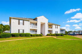 Apartment Exterior at The Colony Apartment Homes, Columbus, MS, 39305