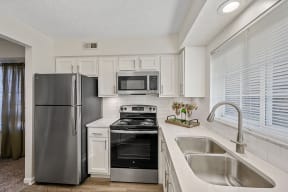 Kitchen Appliances at Enclave, Beavercreek, OH, 45431