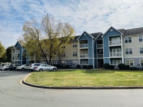 Stone Gate Apartments in Charlotte, NC well landscaped community exterior