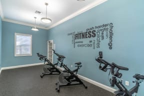the gym at the hunters run apartments