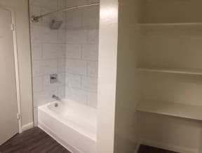 Rodney Manor  bathroom