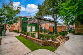 courtyard at Bellaire Oaks Apartments, Houston