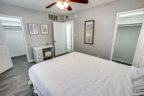 Bedroom With Ceiling Fan at Bellaire Oaks Apartments, Houston, TX, 77096