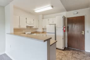 the preserve at ballantyne commons apartment kitchen and dining area