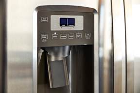 Stainless Steel Appliances at Crystal Flats in Bentonville, AR