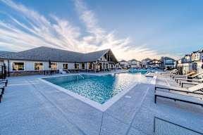 Large Pool at The Grove in Rogers, AR