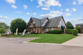Exterior Porch at Residences at Grand Blanc Apartments - Grand Blanc, MI, Michigan, 48507
