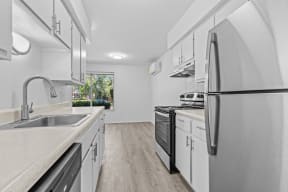 the preserve at ballantyne commons apartment kitchen