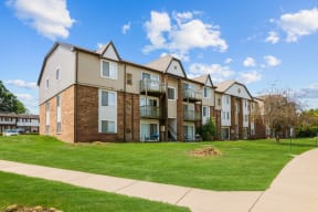 Green Walking Trail at Residences at Grand Blanc Apartments - Grand Blanc, MI, Michigan, 48507
