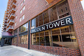 the building in which the hotel is located