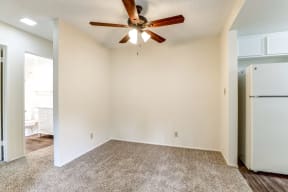 dining area with ceiling fan